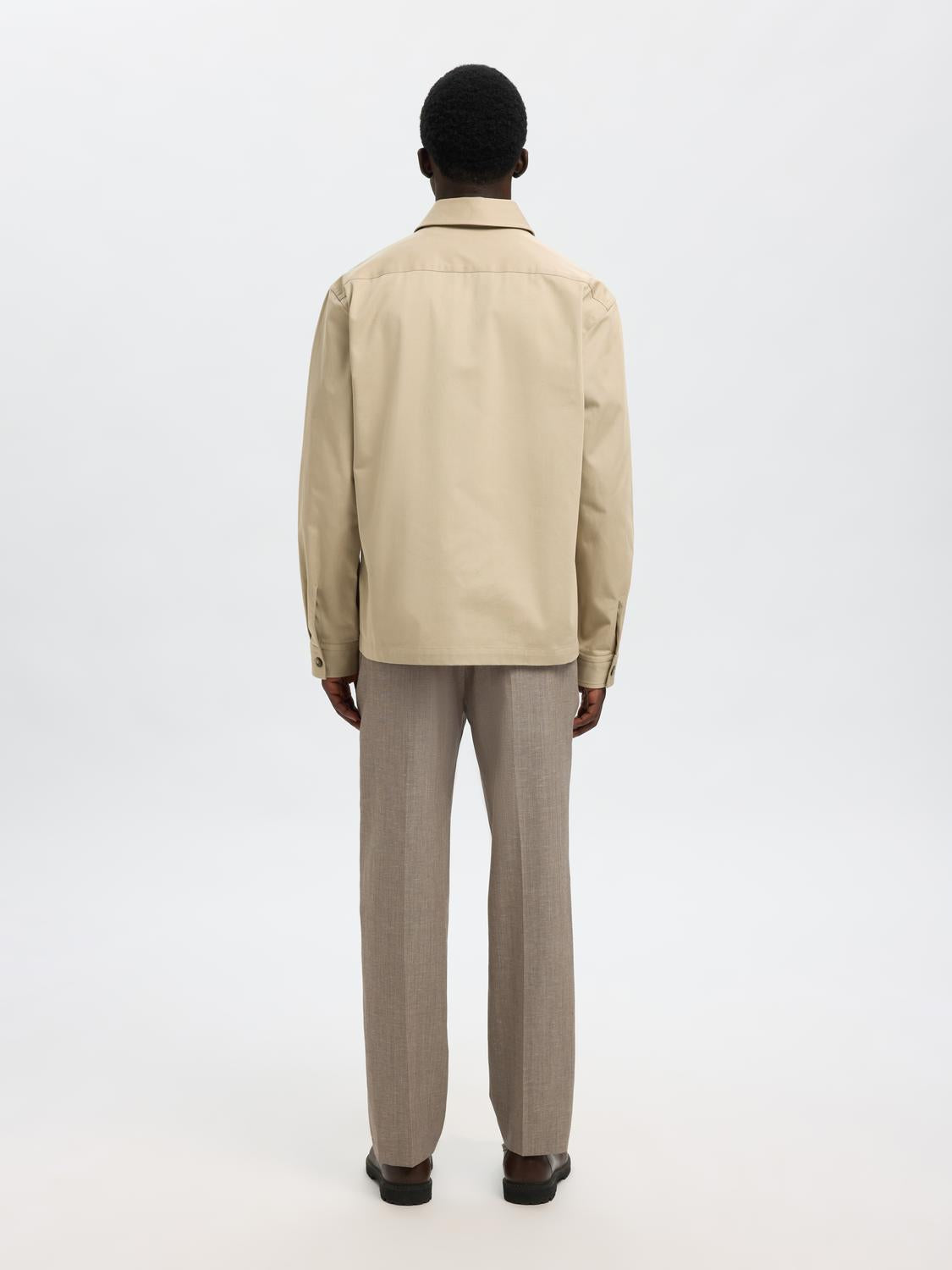 model_shot-back